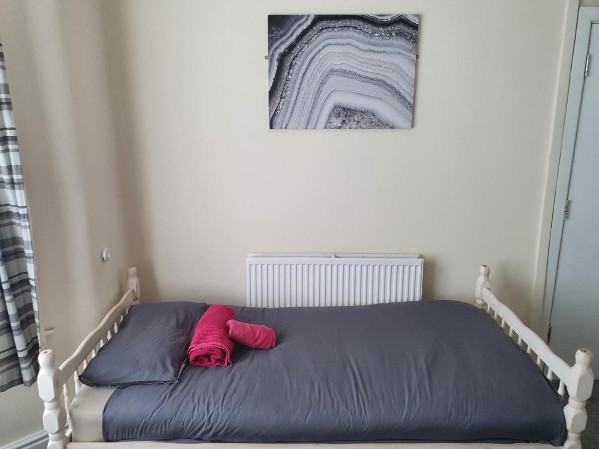 12 Person 6 Bedroom Self Catering House Guest house