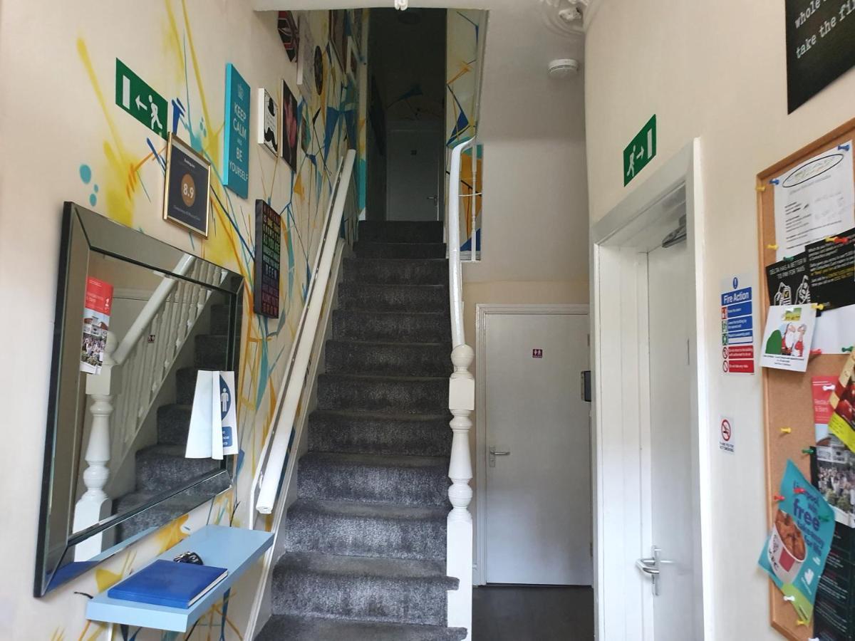 12 Person 6 Bedroom Self Catering House * Liverpool