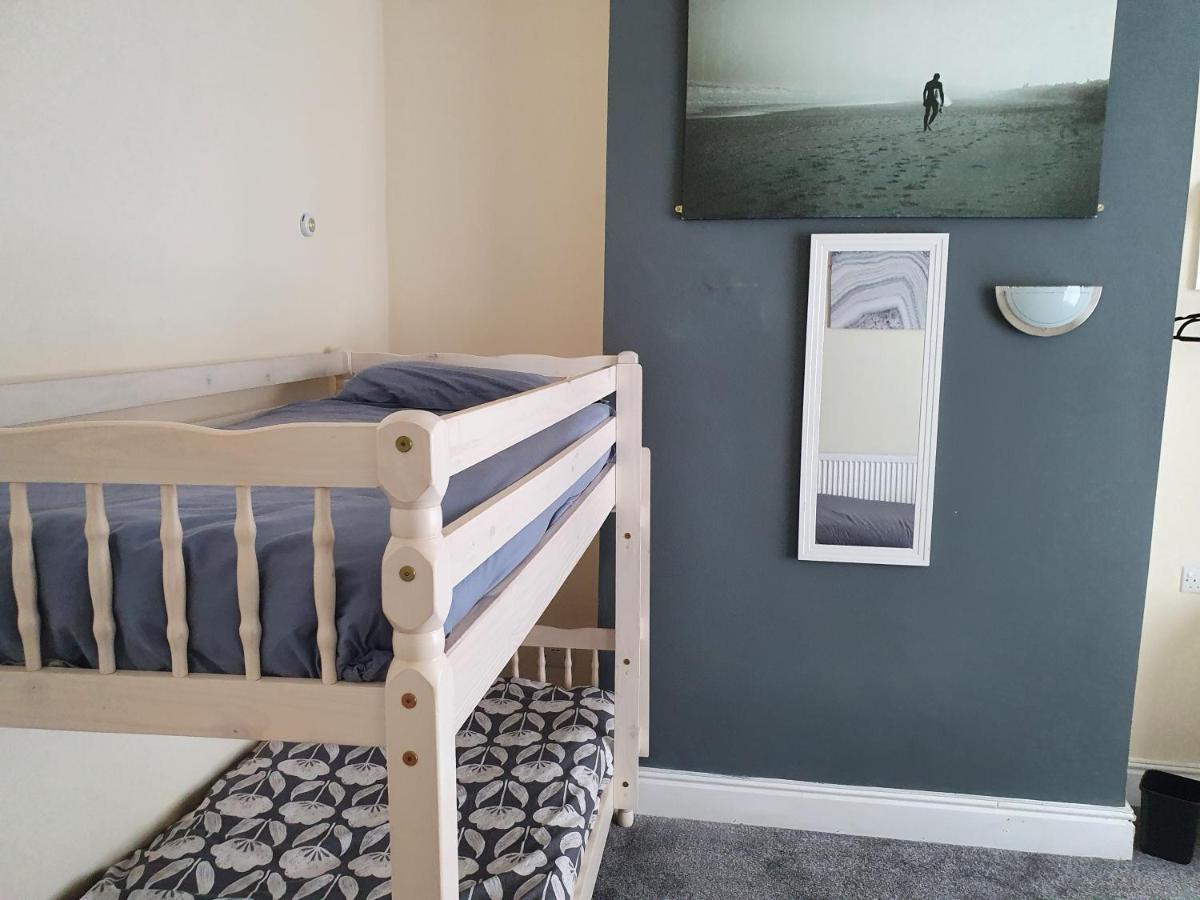 12 Person 6 Bedroom Self Catering House Liverpool