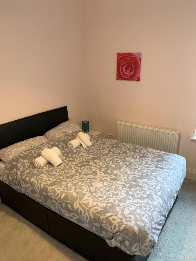 12 Person 6 Bedroom Self Catering House * Liverpool