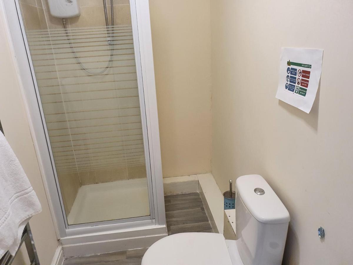 12 Person 6 Bedroom Self Catering House Guest house